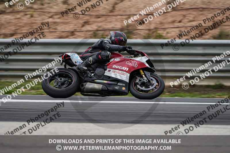 cadwell no limits trackday;cadwell park;cadwell park photographs;cadwell trackday photographs;enduro digital images;event digital images;eventdigitalimages;navarra;no limits trackdays;peter wileman photography;racing digital images;trackday digital images;trackday photos